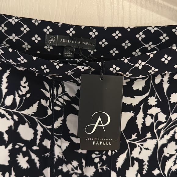 Navy blue floral pattern, - Picture 2 of 2